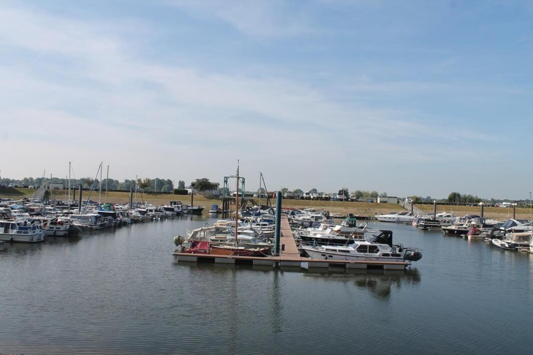 Luxe Chalet Direct Aan Het Water Met Strand Lith Exterior foto
